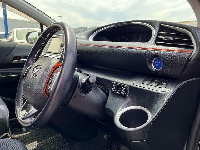 Car thumbnail 4