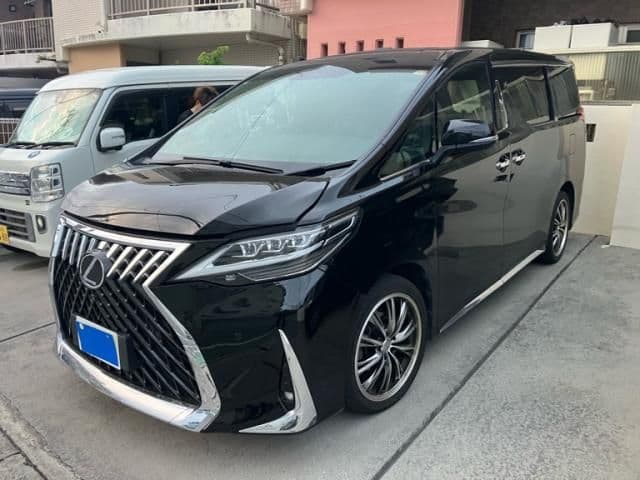 Car image 1