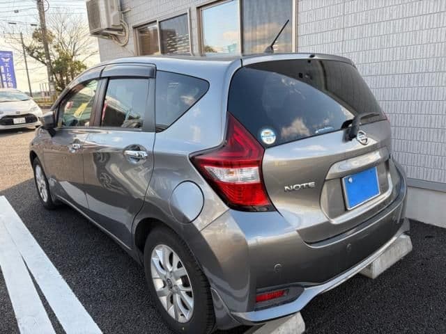 Car thumbnail 4