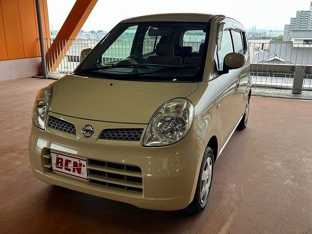 NISSAN