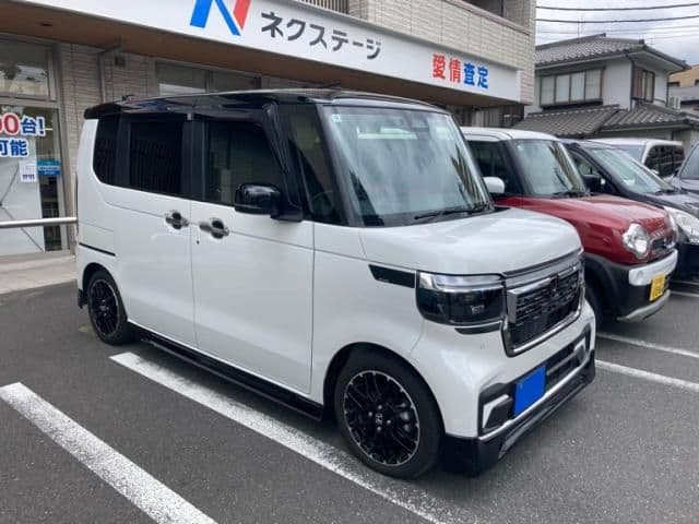 Car image 1