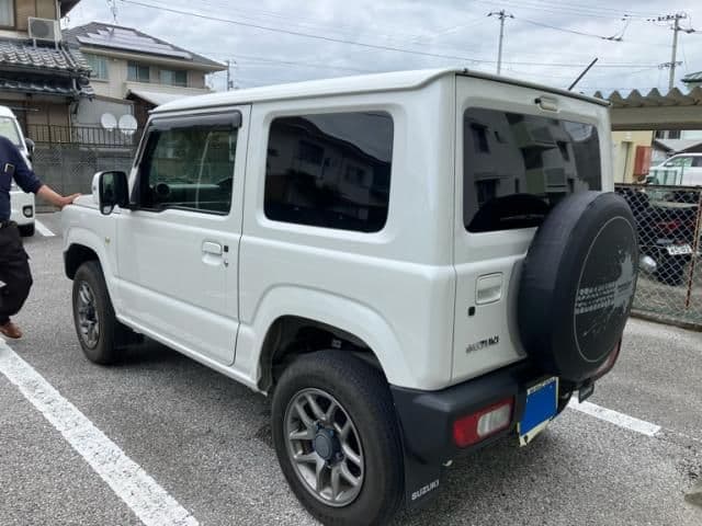 Car thumbnail 4