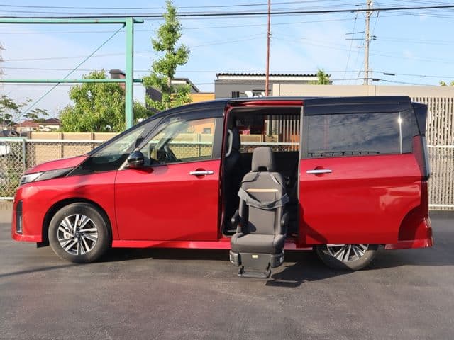 NISSAN