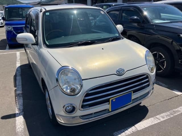 Car thumbnail 3
