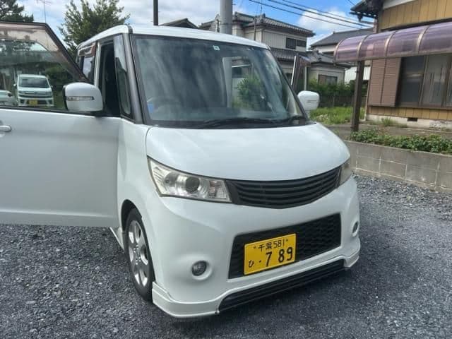 NISSAN